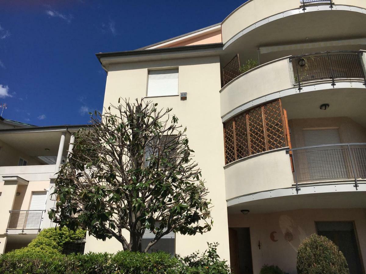 La Casa Di Lory Apartment Falconara Marittima Exterior photo